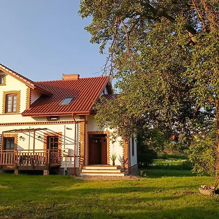 Nobles W Spokojnej Okolicy W Poblizu Jeziora * Mierzejewo (Warmian-Masurian)