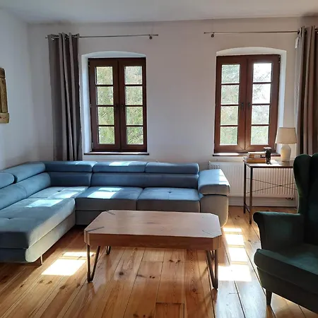 Nobles W Spokojnej Okolicy W Poblizu Jeziora Apartment