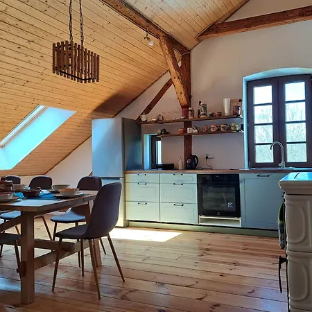 Nobles W Spokojnej Okolicy W Poblizu Jeziora Appartement